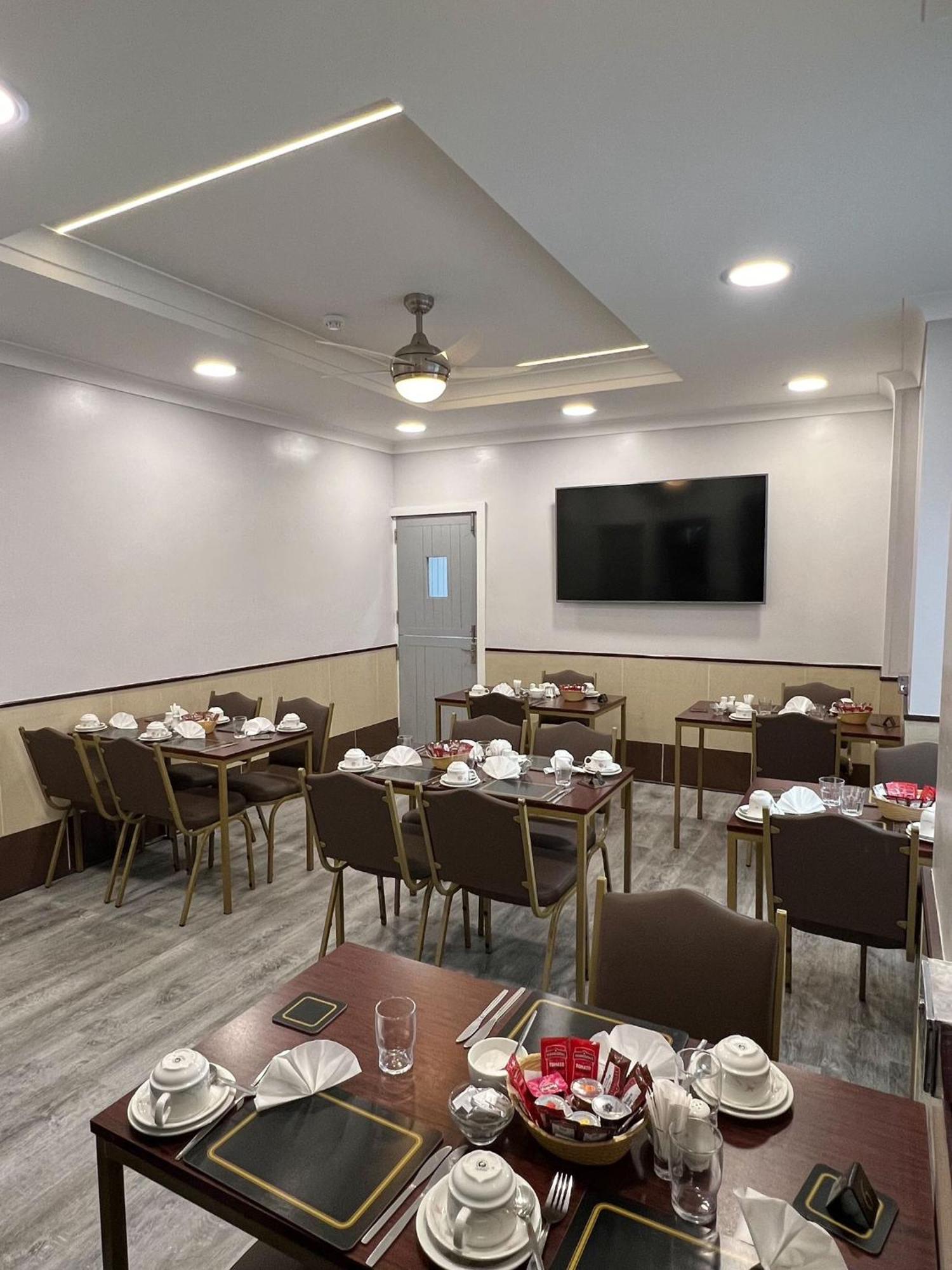 Tudor Rose Hotel Блэкпул Экстерьер фото